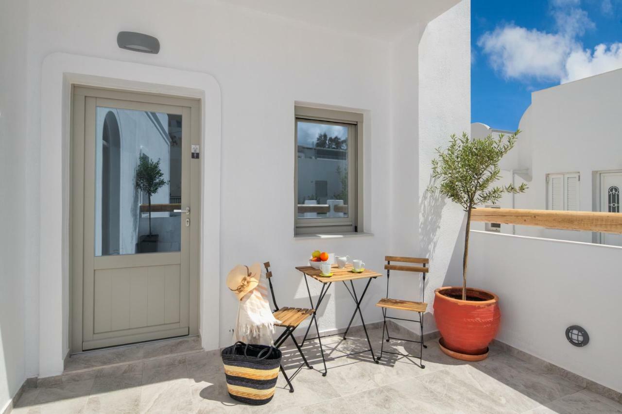Olive Tree Suites Фира Екстериор снимка